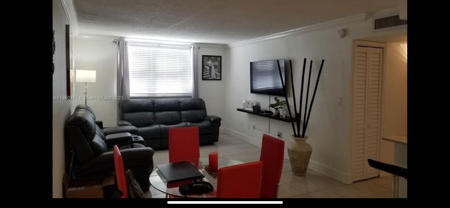 Photo - 606 W 81st St Unit Las Estrellas