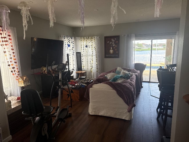 Photo - 1555 Harrier Dr