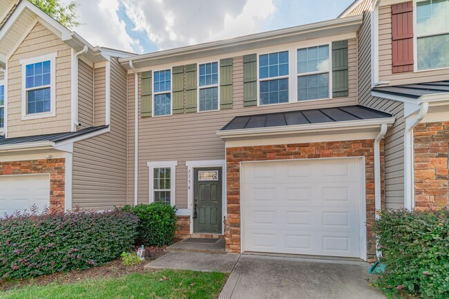 Charming 3-bedroom, 2.5-bathroom townhome ... - Charming 3-bedroom, 2.5-bathroom townhome ...