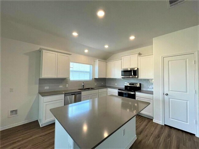 Photo - 409 Bluejack Wy