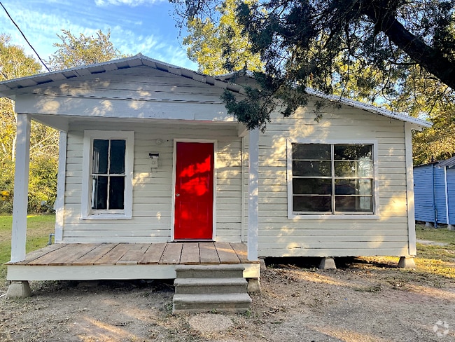 Building Photo - 1206 W 7th St Rental