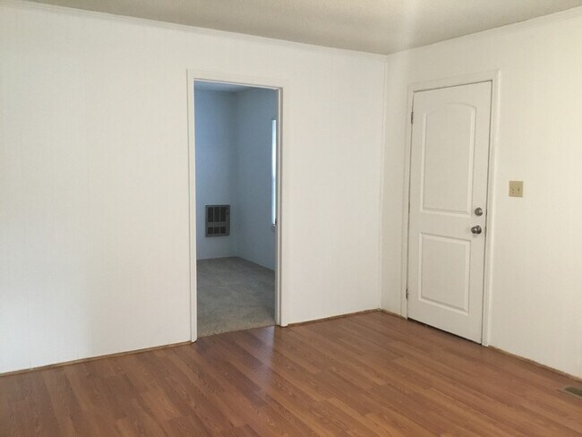 Photo - Charming 2-Bedroom Home with Spacious Livi...