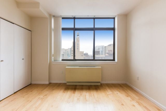 250 E 30th St Unit 14-C