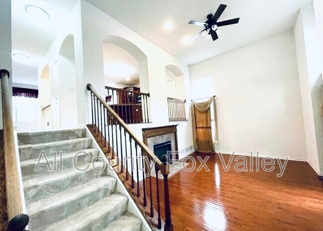 Photo - 459 Grosvenor Ln