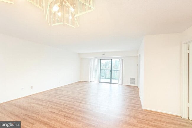 Photo - 8380 Greensboro Dr Unit 903