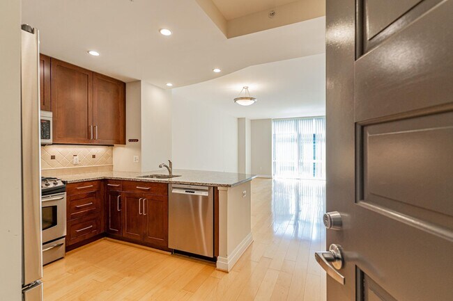 Photo - 8220 Crestwood Heights Dr