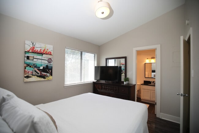 Photo - Old South Austin Apartments