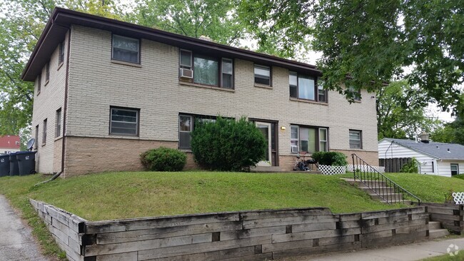 Building Photo - 926 Blackstone Ave Unit #3 Rental