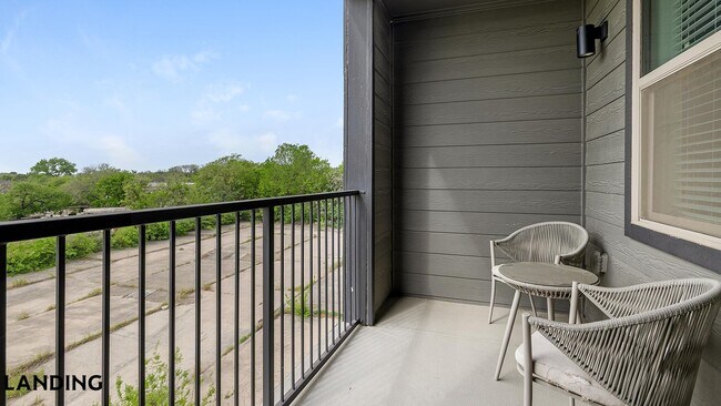502 E College St Unit 365