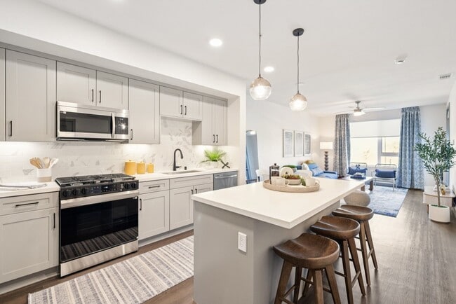 Building Photo - Panorama Riverpark