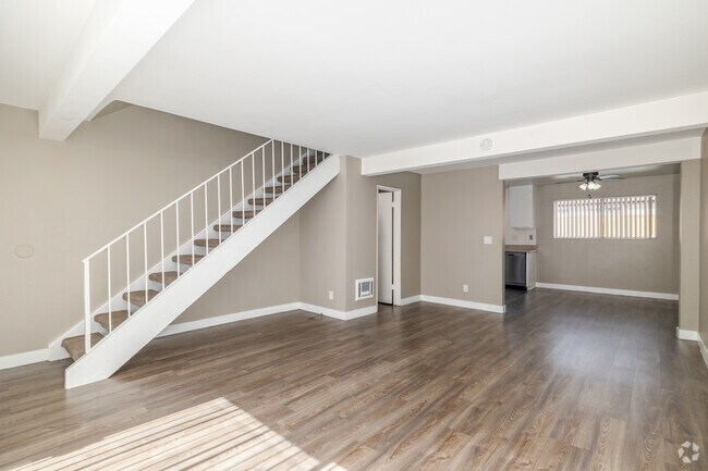2BR, 2BA - 1,000SF - Living Room