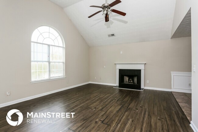 Photo - 680 Escalade Dr