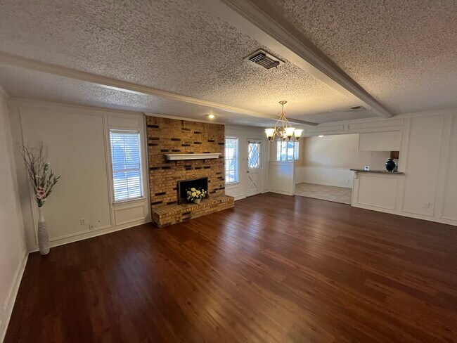 Photo - 2132 Sandy Ln