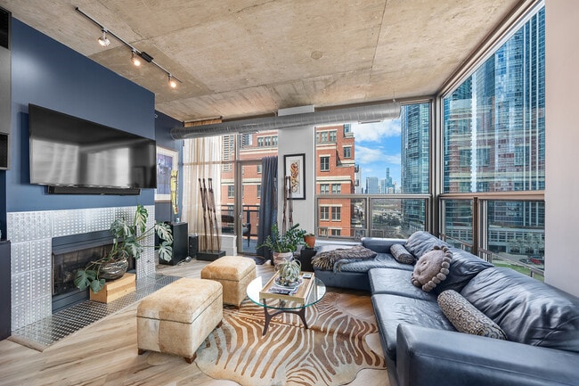 Living Room View 1 - 125 E 13th St Unit 1006