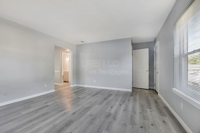 Photo - 817 Lancelot Ct