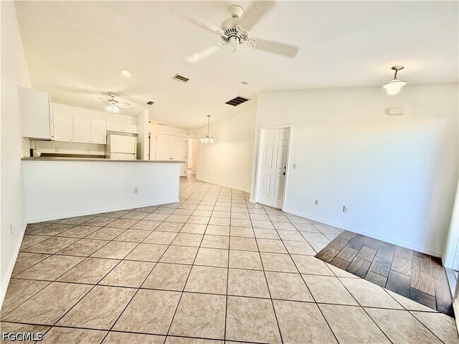 Photo - 109 NE 16th Pl