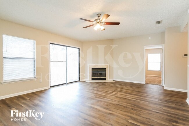 Photo - 5725 Suwanee Park Ct