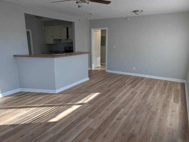 Photo - 1615 Melson Ave