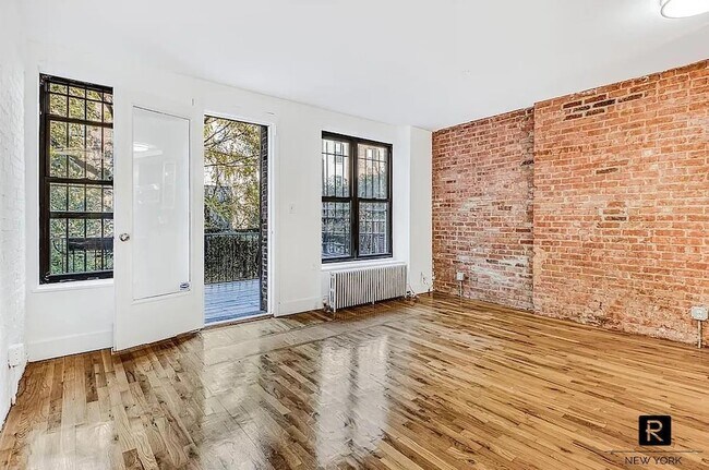 Photo - 533 W 149th St Unit Garden