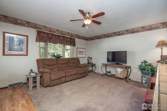 1125 Cottonwood Dr