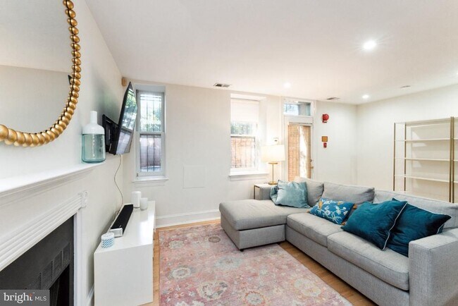 Photo - 902 D St SE Unidad 1