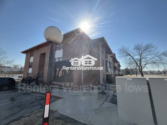 Photo - 7815 Douglas Ave Unit 102