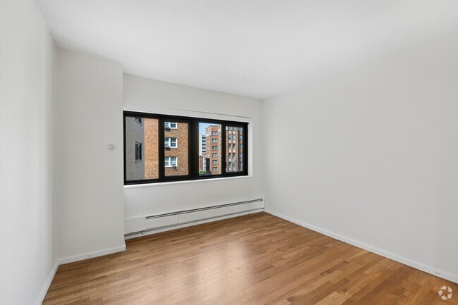 Premium - 2BR, 1BA - 965SF - Second Bedroom