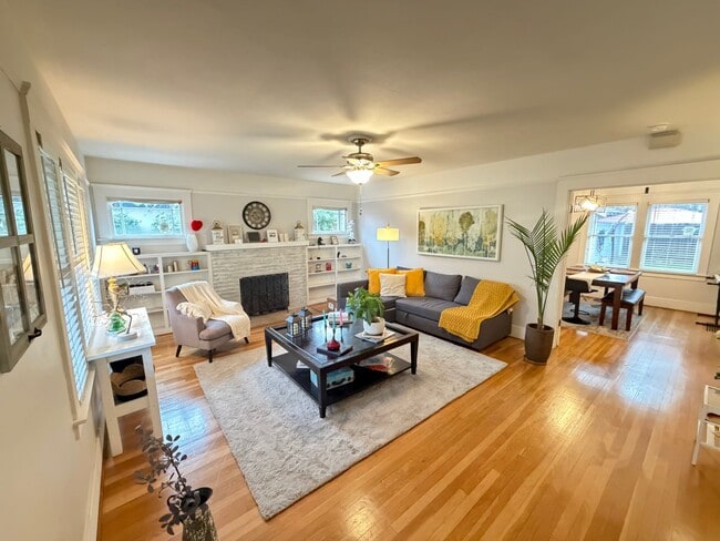 Photo - 2 Bed 1 Bath on a quiet street.