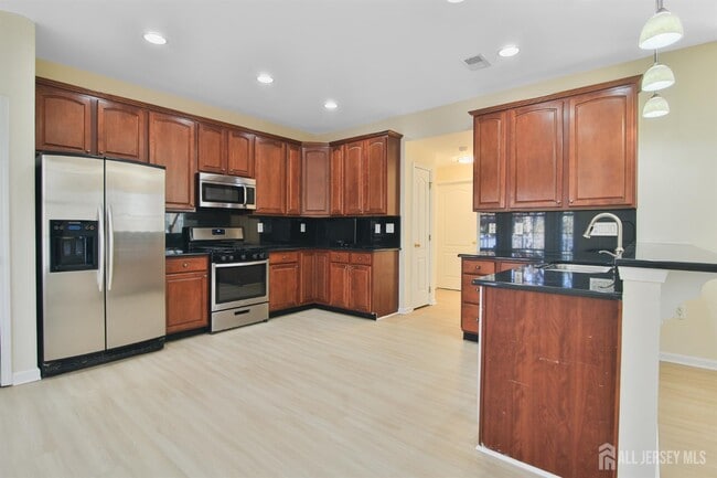 Photo - 4 Timber Grove Ct