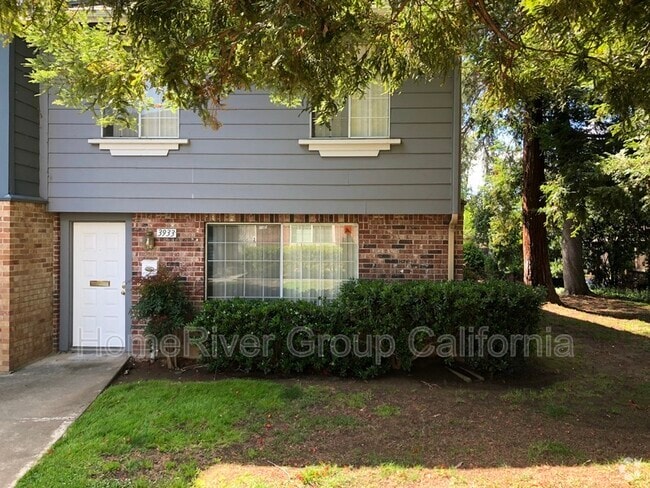 Building Photo - 3933 Oak Villa Cir Rental