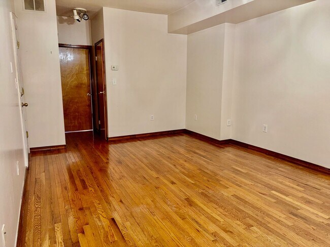 Photo - 1003 S 3rd St Unit #1