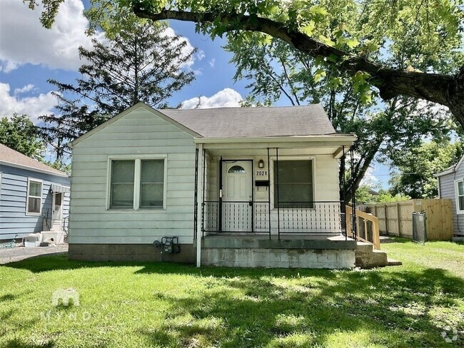 Building Photo - 2021 N Drexel Ave Rental