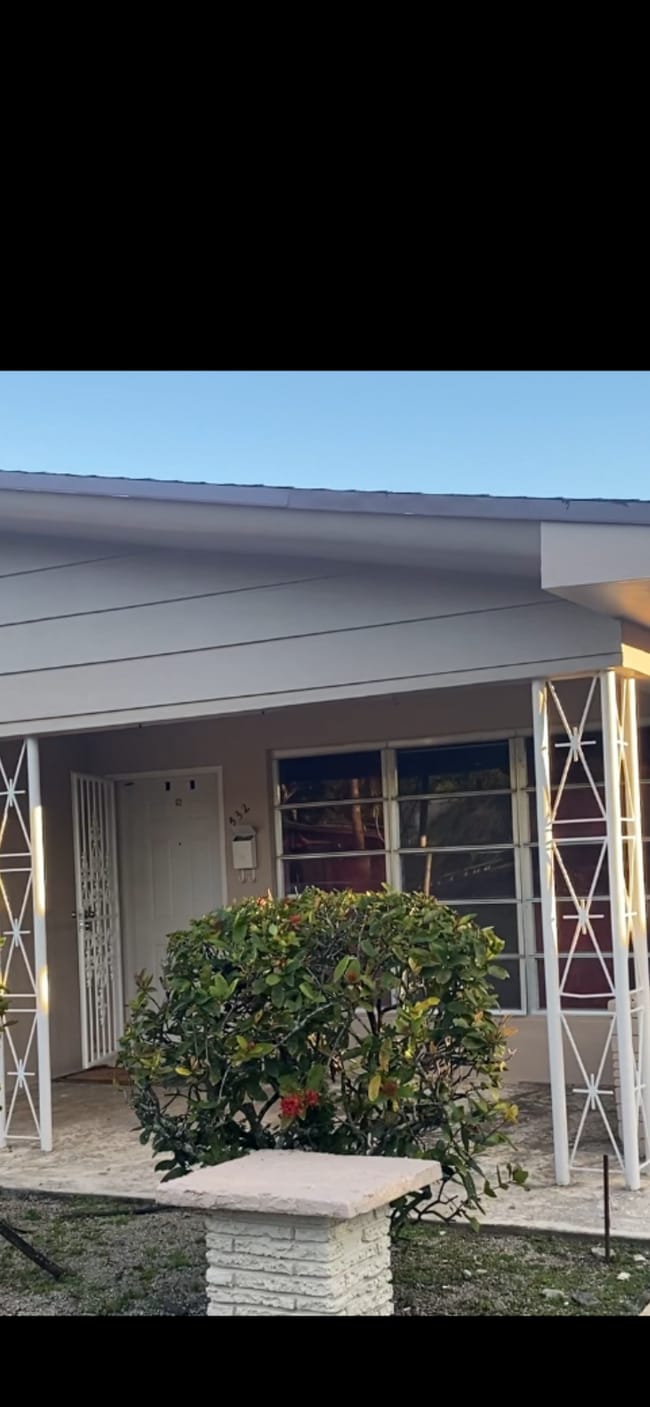 Photo - 530 NE 138th St