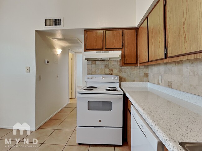 Photo - 2828 E Tierra Buena Ln Unit 102