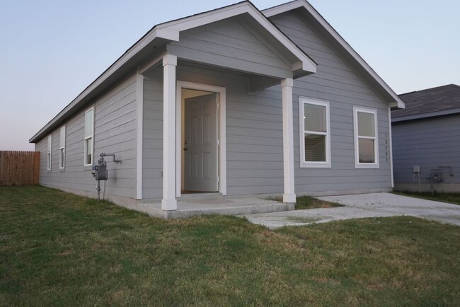 Building Photo - 12903 Lake Fryer Rental