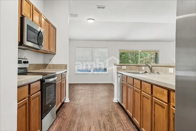Photo - 10008 Lancashire Dr