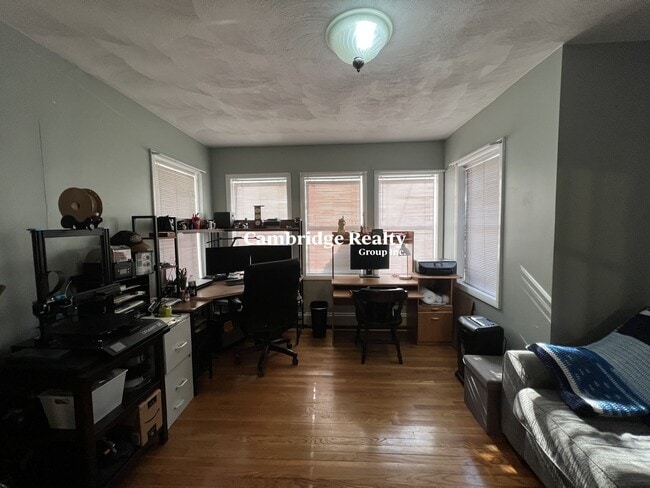 Photo - 27 Willard St Unit 1