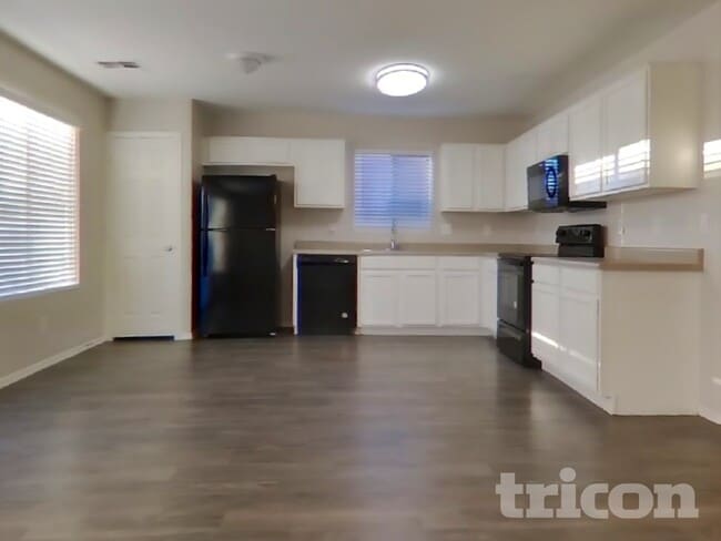 Photo - 3017 N 89th Dr