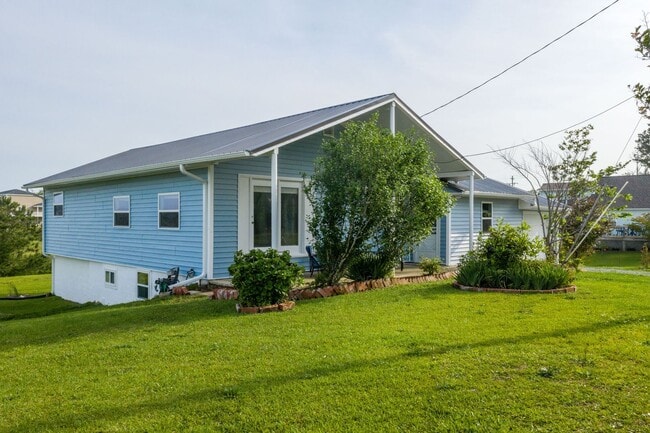 Photo - 108 Hawkins Creek Ln