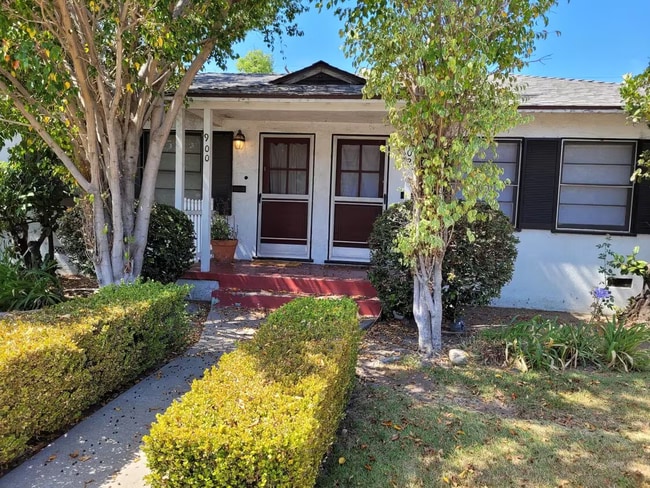 front view of duplex, 900 on the left, 902 on the right - 900 Patterson Ave Condo Unit 900 Patterson Avenue