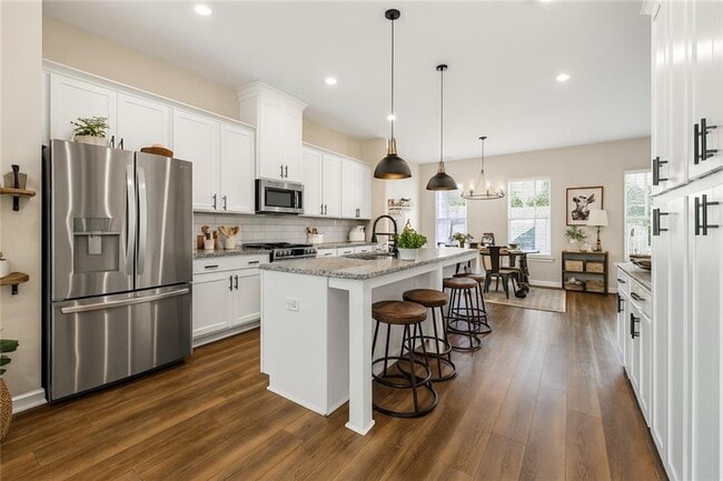 Photo - 6023 Skellig St