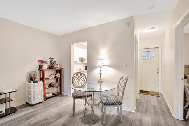 Photo - 2650 W Golf Blvd Unidad 255