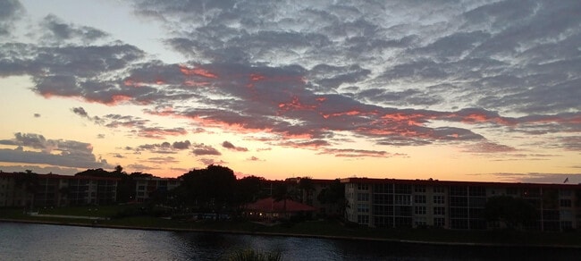 Photo - 1150 Hillsboro Mile Unit 309