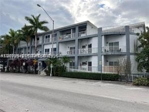 Building Photo - 2734 Bird 114 Unit 114