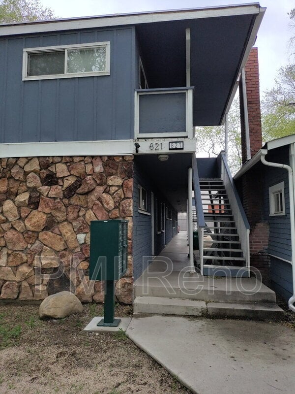 Building Photo - 821 Spokane St Unit 8