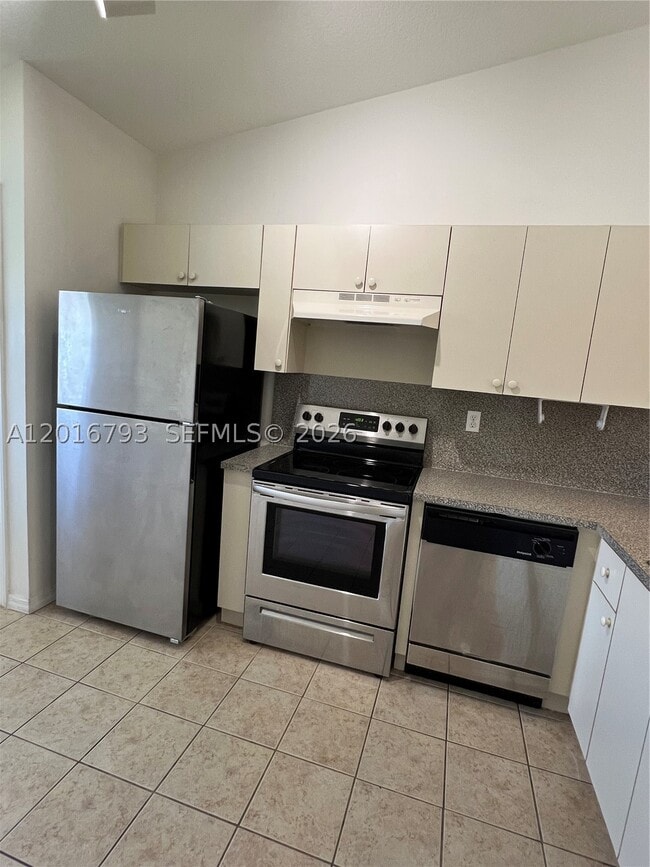 Photo - 2931 SE 12th Rd Unit 204-55