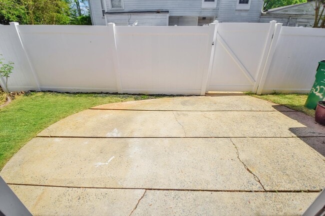 Photo - 7021 Stonington Ln