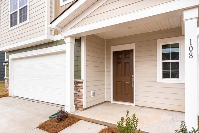 Photo - 108 Rock Ave