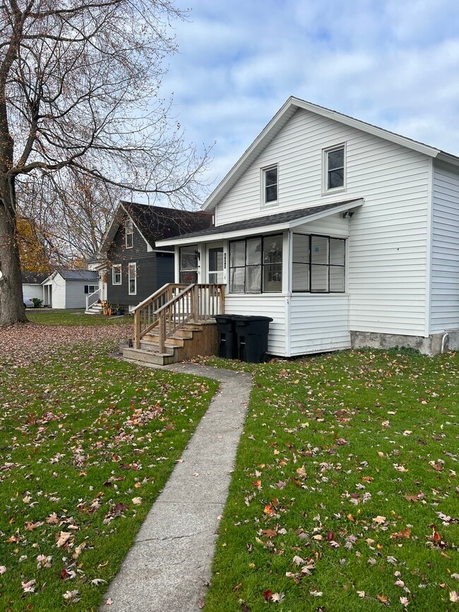 Photo - 420 William St