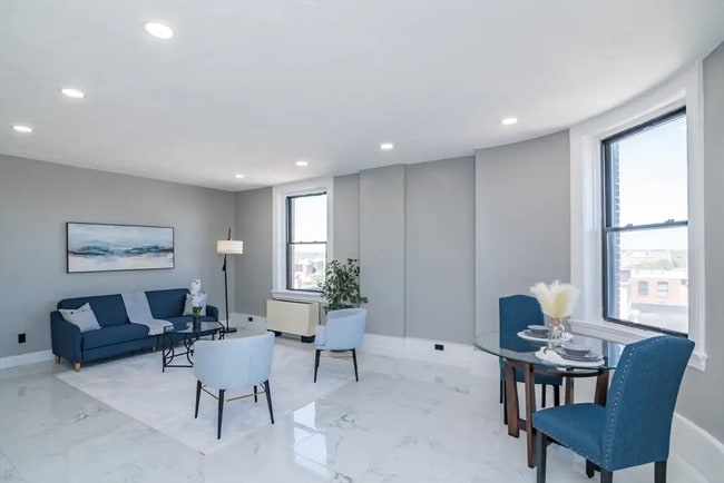 Photo - 140 Chestnut St